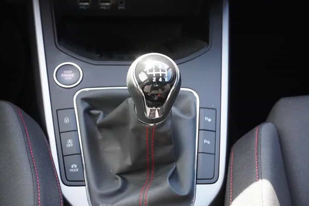 Seat Arona 1.5 FR LED Navi Kamera AHK ACC Sitzheizung 12/2019-photo-23