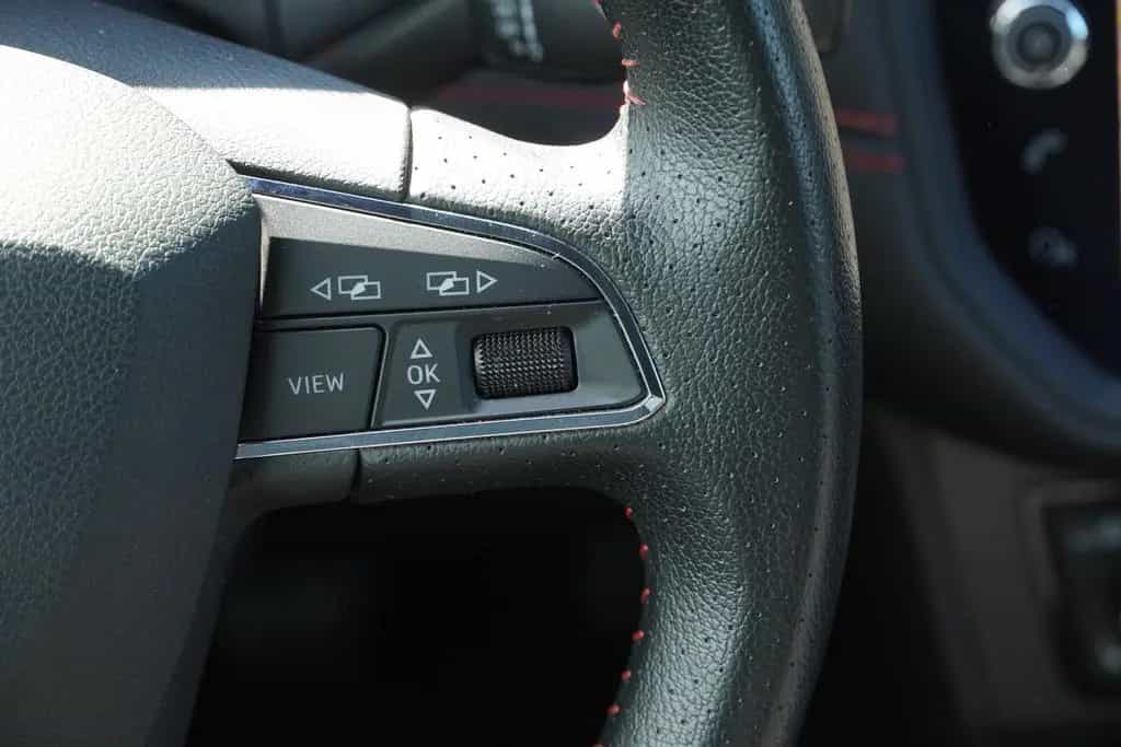 Seat Arona 1.5 FR LED Navi Kamera AHK ACC Sitzheizung 12/2019-photo-29