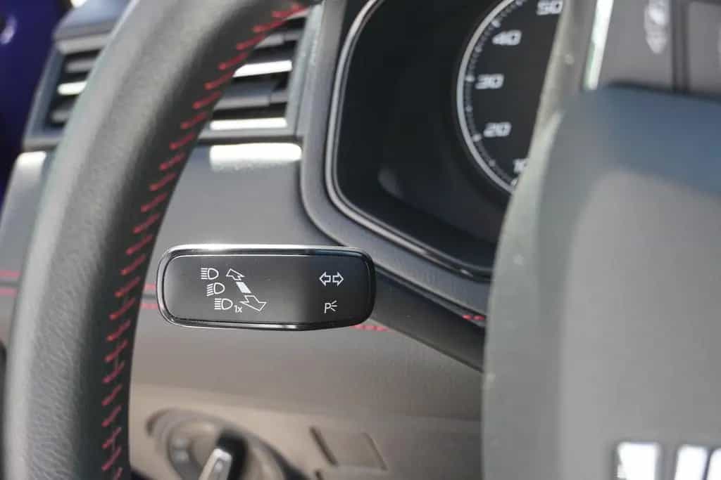 Seat Arona 1.5 FR LED Navi Kamera AHK ACC Sitzheizung 12/2019-photo-30
