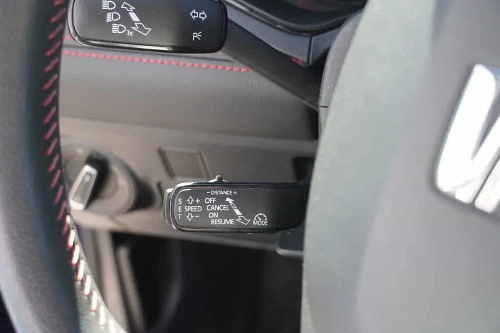 Seat Arona 1.5 FR LED Navi Kamera AHK ACC Sitzheizung 12/2019-photo-31