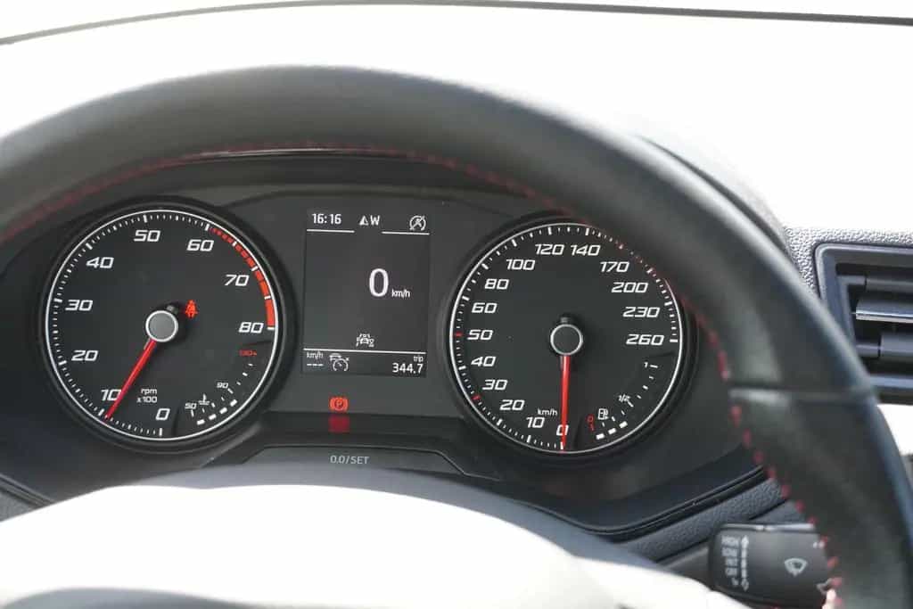 Seat Arona 1.5 FR LED Navi Kamera AHK ACC Sitzheizung 12/2019-photo-33
