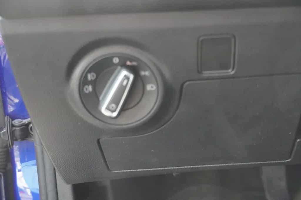 Seat Arona 1.5 FR LED Navi Kamera AHK ACC Sitzheizung 12/2019-photo-34