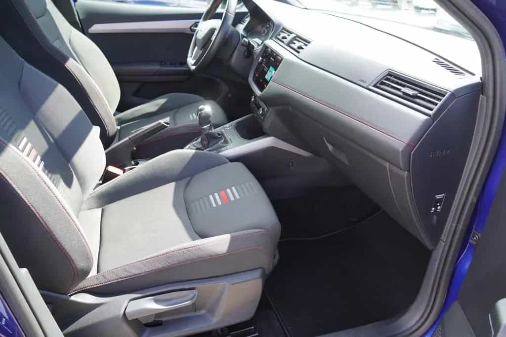 Seat Arona 1.5 FR LED Navi Kamera AHK ACC Sitzheizung 12/2019-photo-37