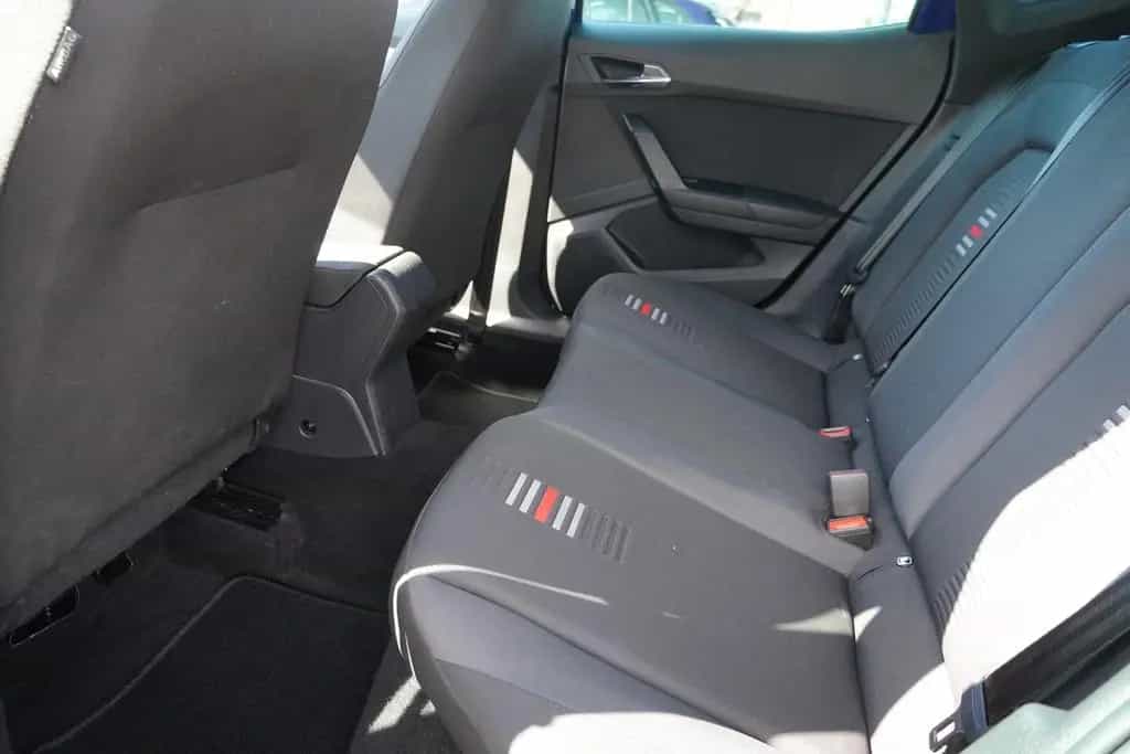 Seat Arona 1.5 FR LED Navi Kamera AHK ACC Sitzheizung 12/2019-photo-38