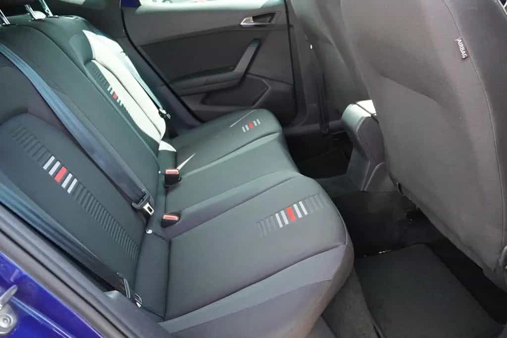 Seat Arona 1.5 FR LED Navi Kamera AHK ACC Sitzheizung 12/2019-photo-39