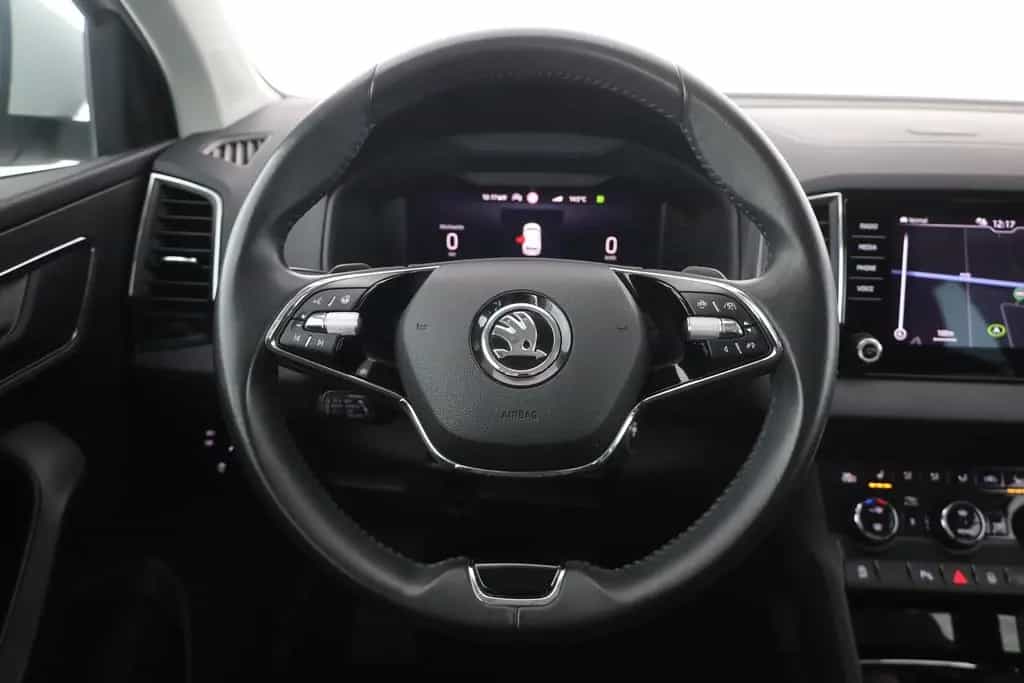 Skoda Karoq 1.5 TSI DSG Style LED Navi Standheizung 06/2022-photo-14