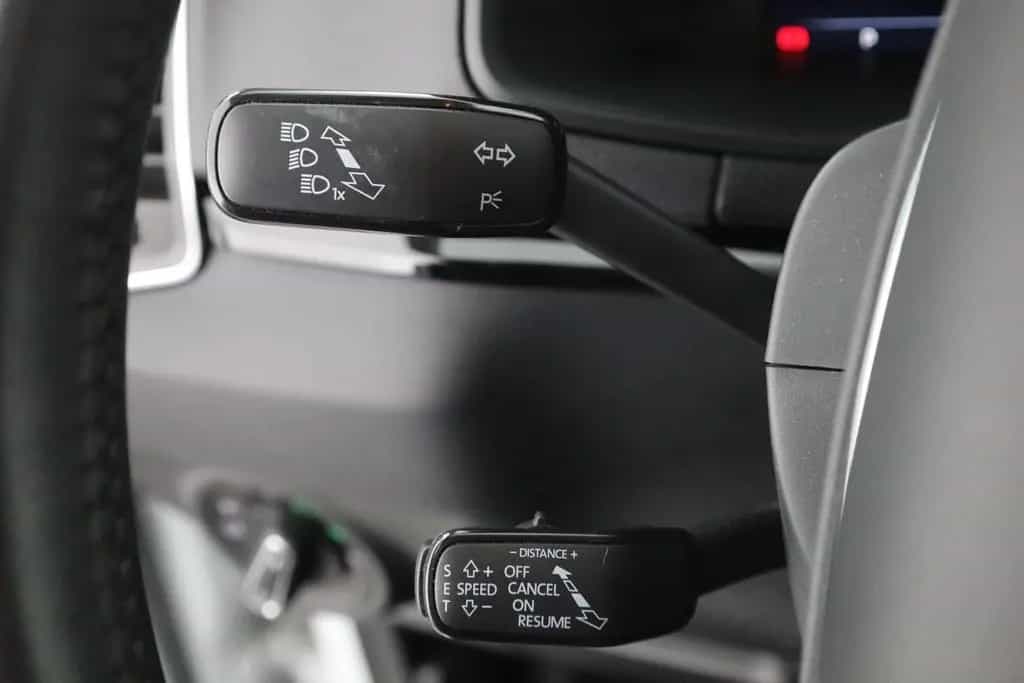 Skoda Karoq 1.5 TSI DSG Style LED Navi Standheizung 06/2022-photo-18