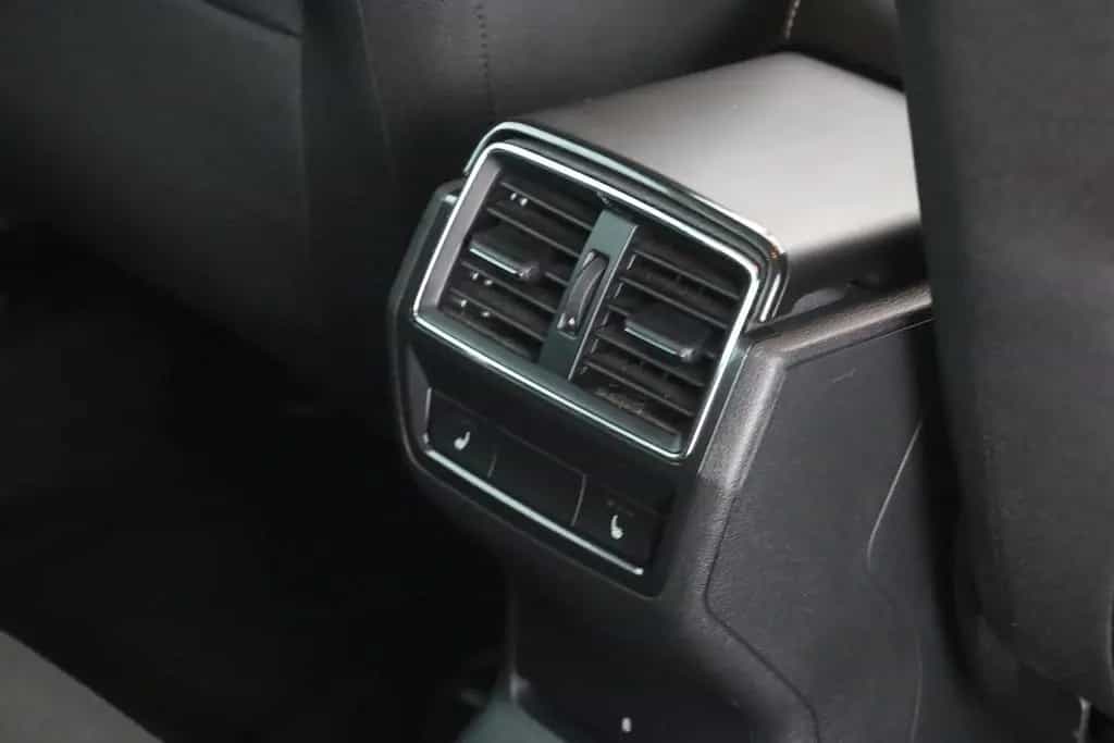 Skoda Karoq 1.5 TSI DSG Style LED Navi Standheizung 06/2022-photo-27