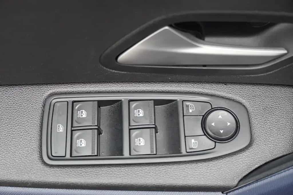 Dacia Duster TCe 130 LED Navi Kamera 04/2025-photo-15