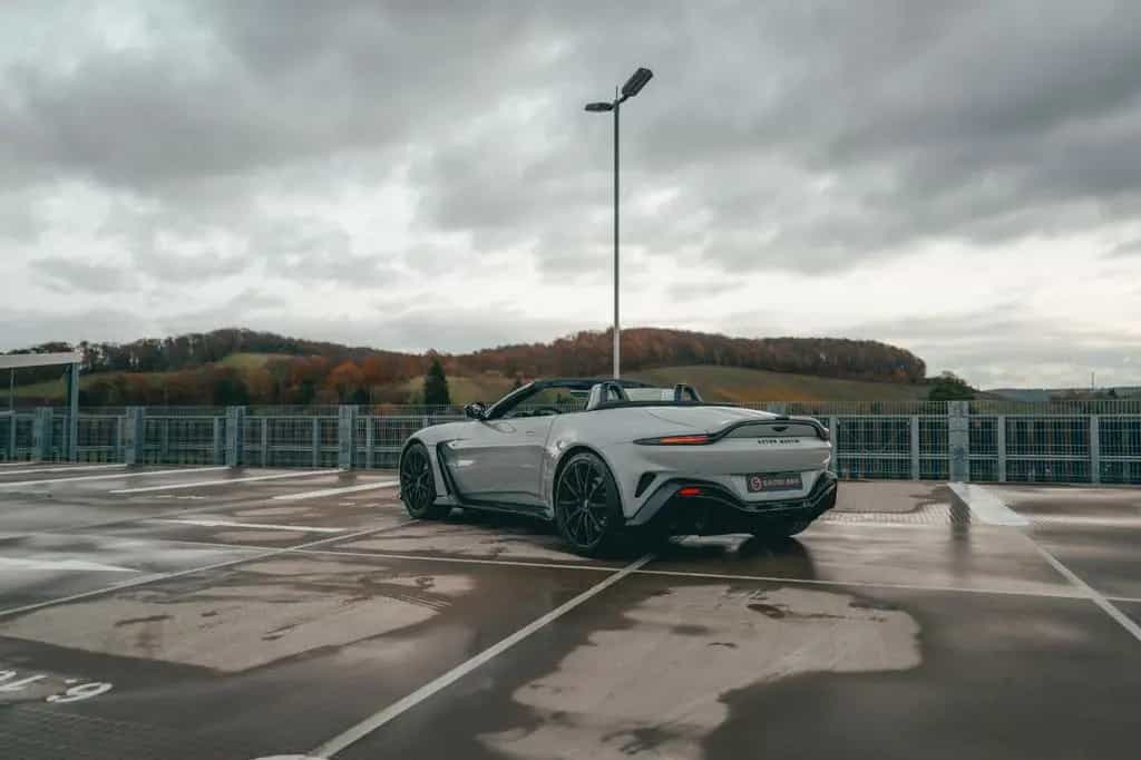Aston Martin V12 Vantage Roadster - 1-of-249, Apex Gray 08/2024-photo-1