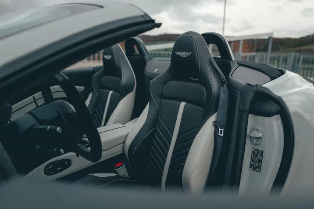 Aston Martin V12 Vantage Roadster - 1-of-249, Apex Gray 08/2024-photo-11