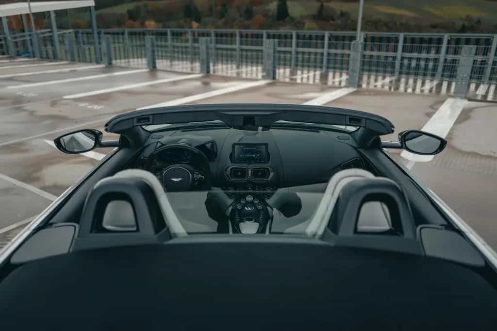 Aston Martin V12 Vantage Roadster - 1-of-249, Apex Gray 08/2024-photo-22