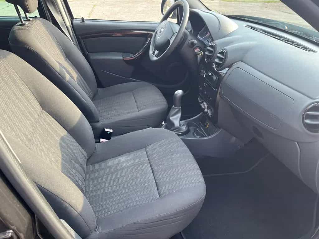 Dacia Duster 05/2011-photo-12