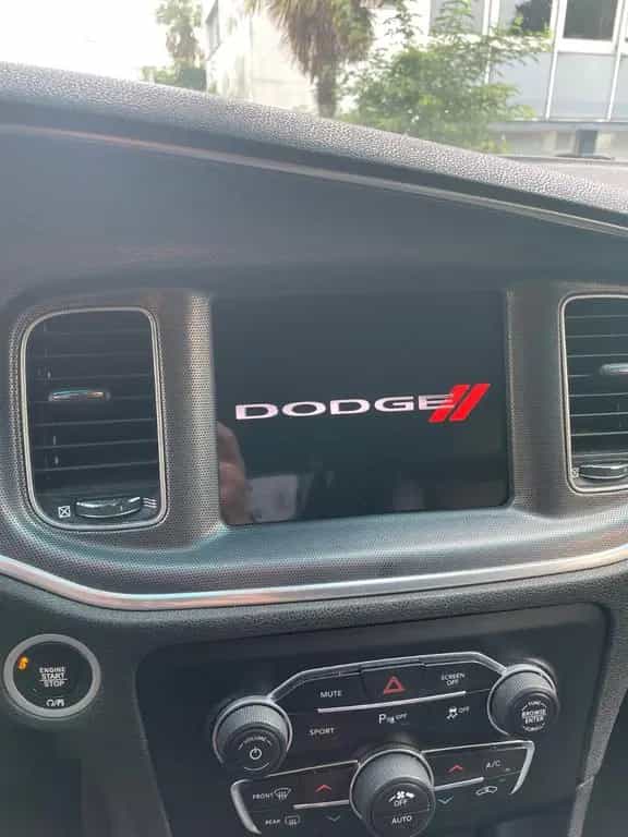 Dodge Charger 05/2017-photo-11