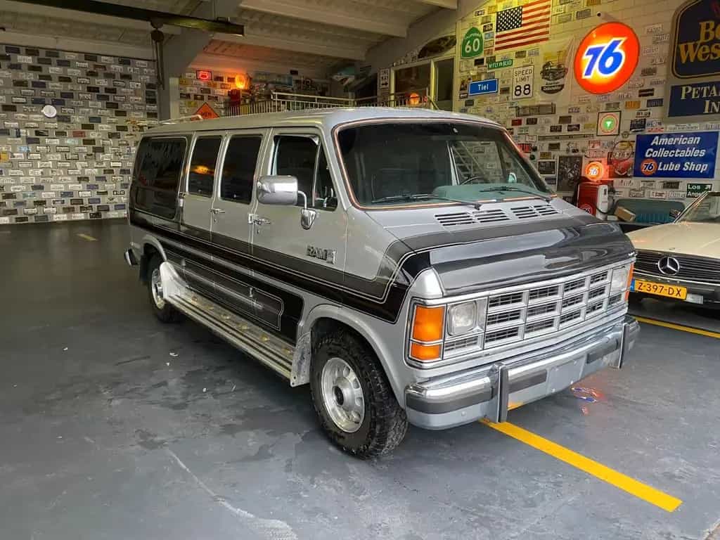 Dodge Other B 250 Dodge RAM VAN Traumzustand 07/1987-photo-0