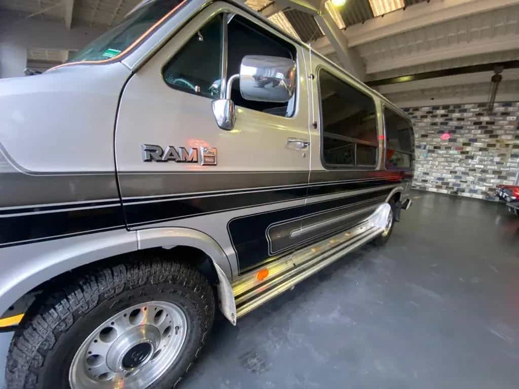 Dodge Other B 250 Dodge RAM VAN Traumzustand 07/1987-photo-14