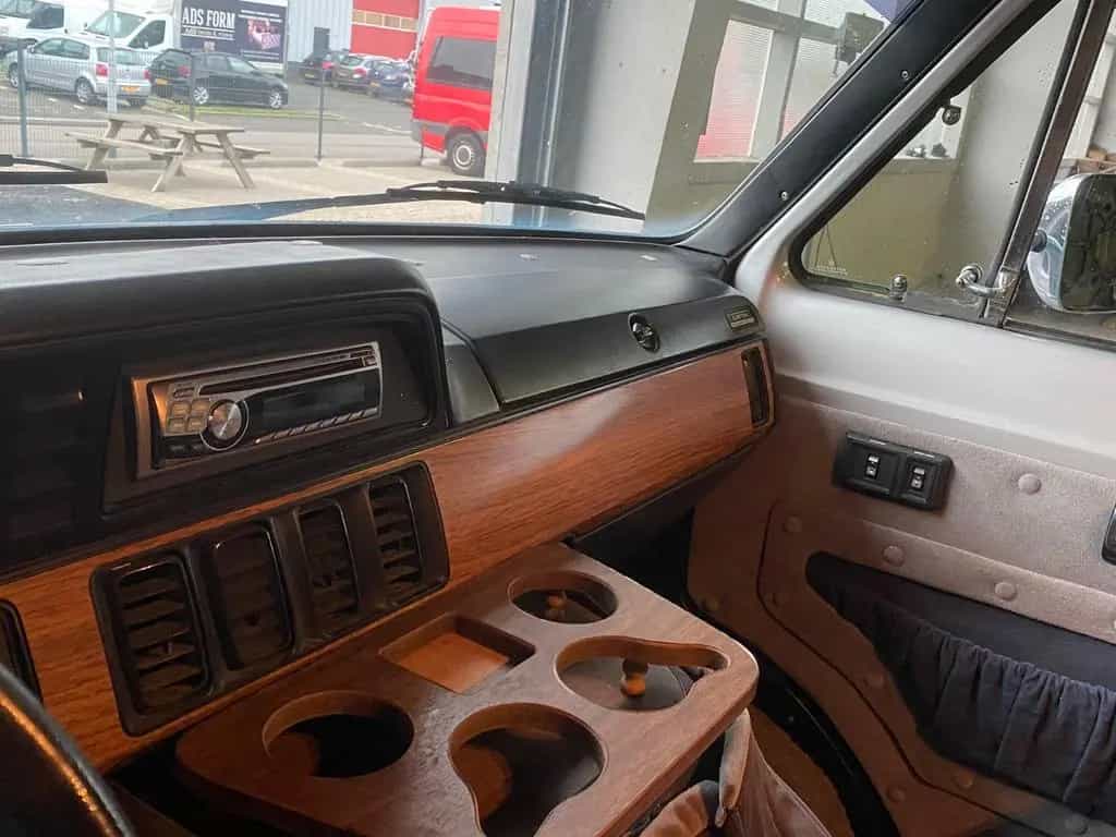 Dodge Other B 250 Dodge RAM VAN Traumzustand 07/1987-photo-4