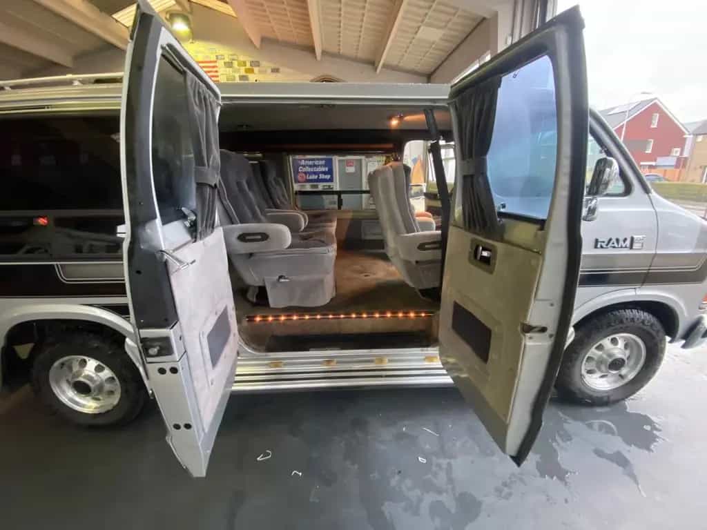 Dodge Other B 250 Dodge RAM VAN Traumzustand 07/1987-photo-7