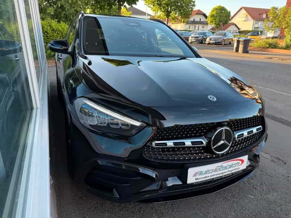 Mercedes-Benz GLA 200 AMG +Night+AHK+EasyPack+Ambi+KeyGo+ToT+ 05/2025-photo-1
