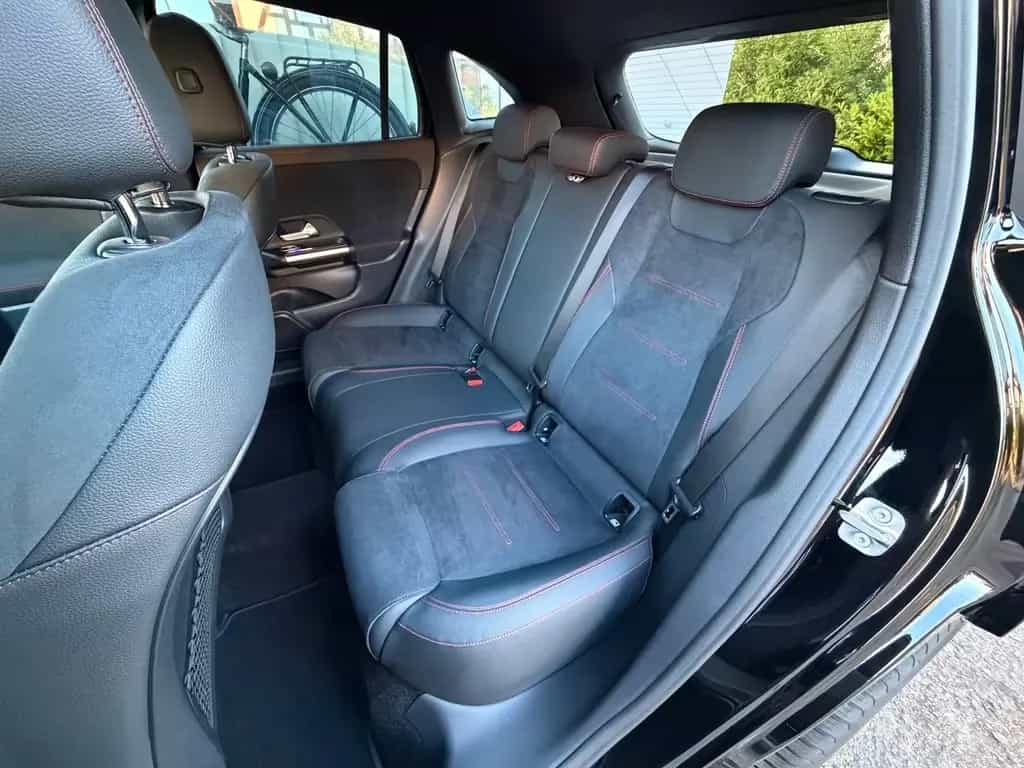 Mercedes-Benz GLA 200 AMG +Night+AHK+EasyPack+Ambi+KeyGo+ToT+ 05/2025-photo-18