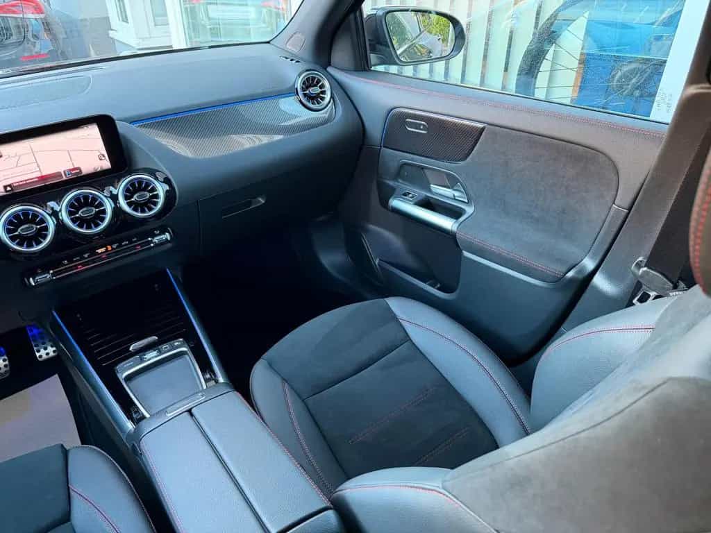 Mercedes-Benz GLA 200 AMG +Night+AHK+EasyPack+Ambi+KeyGo+ToT+ 05/2025-photo-20