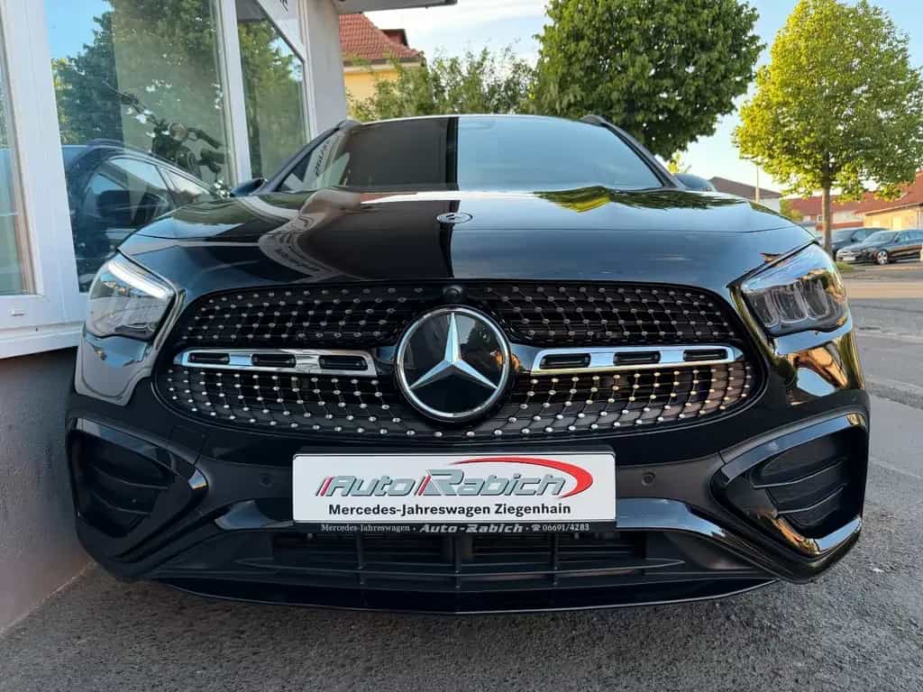 Mercedes-Benz GLA 200 AMG +Night+AHK+EasyPack+Ambi+KeyGo+ToT+ 05/2025-photo-3