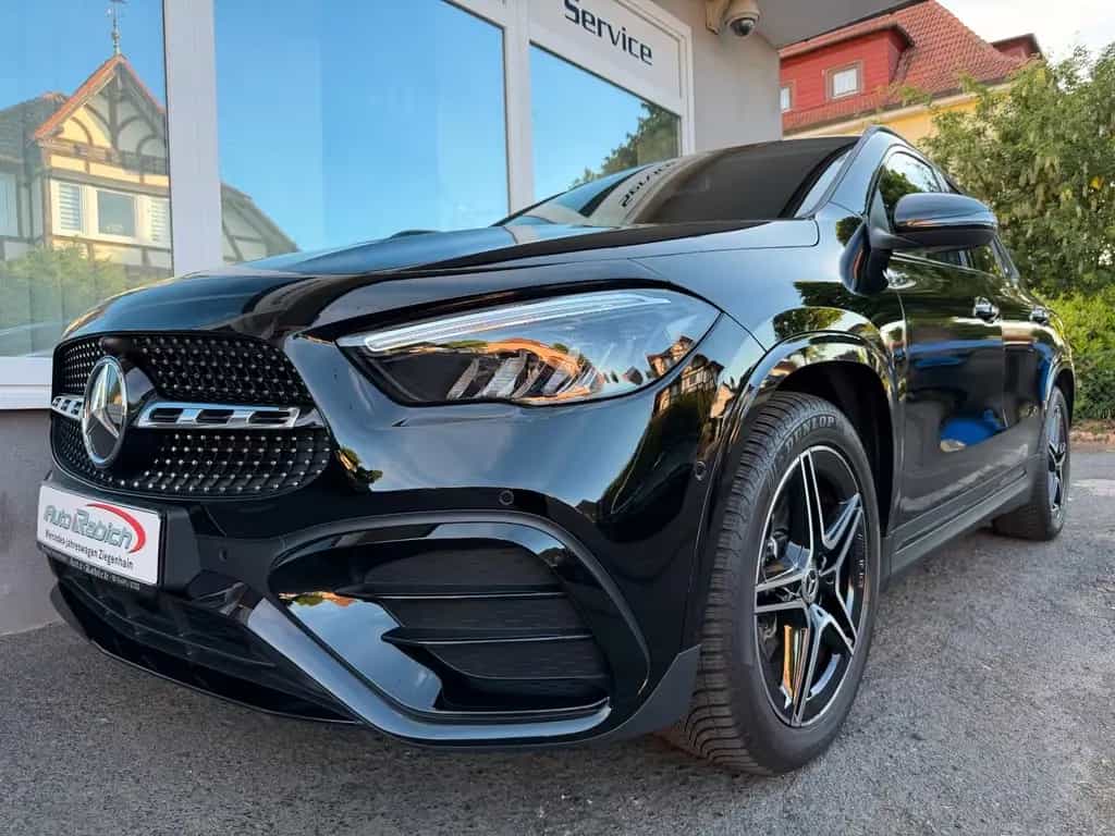 Mercedes-Benz GLA 200 AMG +Night+AHK+EasyPack+Ambi+KeyGo+ToT+ 05/2025-photo-4