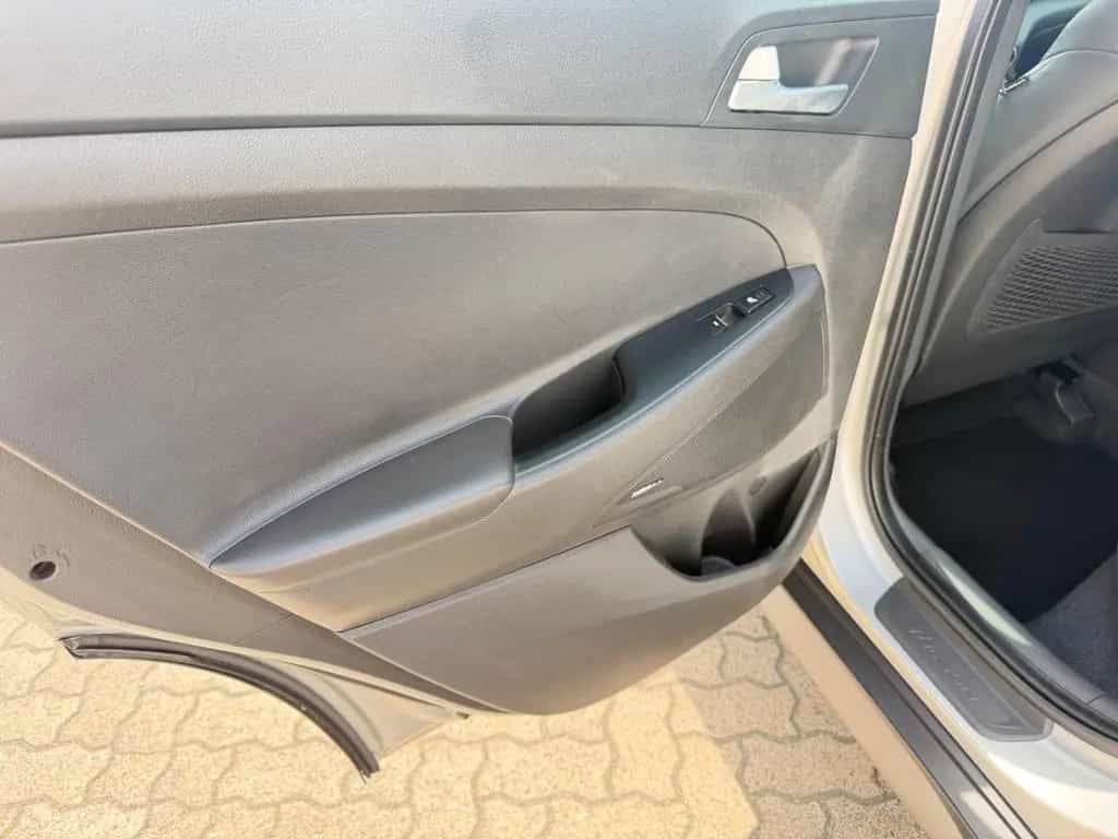 Hyundai TUCSON Premium 2WD KEYLESS/NAVI/PAN0/360 KAMERA 06/2019-photo-17