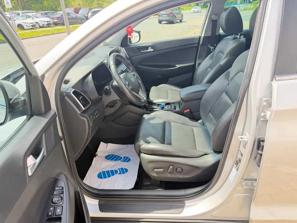 Hyundai TUCSON Premium 2WD KEYLESS/NAVI/PAN0/360 KAMERA 06/2019-photo-22