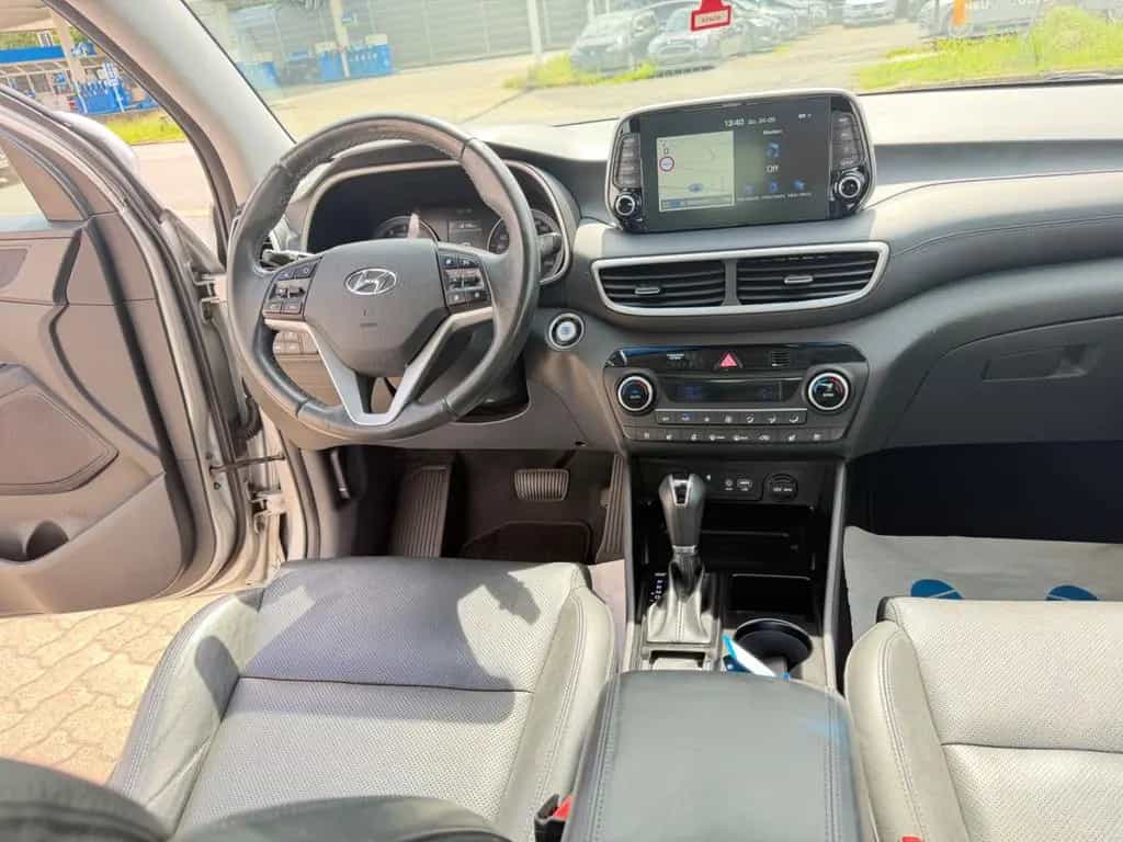 Hyundai TUCSON Premium 2WD KEYLESS/NAVI/PAN0/360 KAMERA 06/2019-photo-27