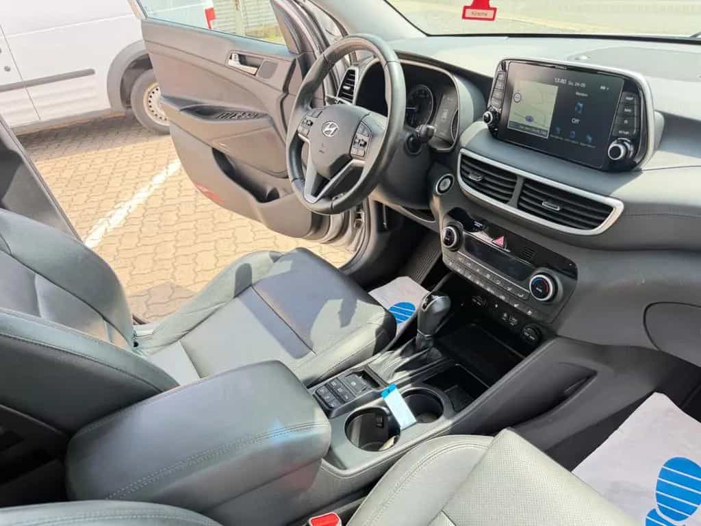 Hyundai TUCSON Premium 2WD KEYLESS/NAVI/PAN0/360 KAMERA 06/2019-photo-30