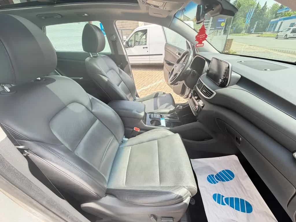 Hyundai TUCSON Premium 2WD KEYLESS/NAVI/PAN0/360 KAMERA 06/2019-photo-35