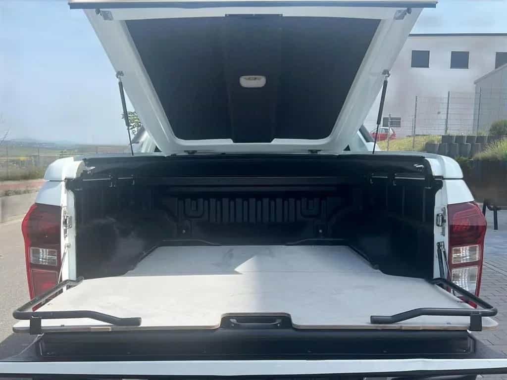 Isuzu D-Max DoKa 4WD EDITION10*NUR 115TKM*NAVI*KAMERA* 08/2017-photo-8