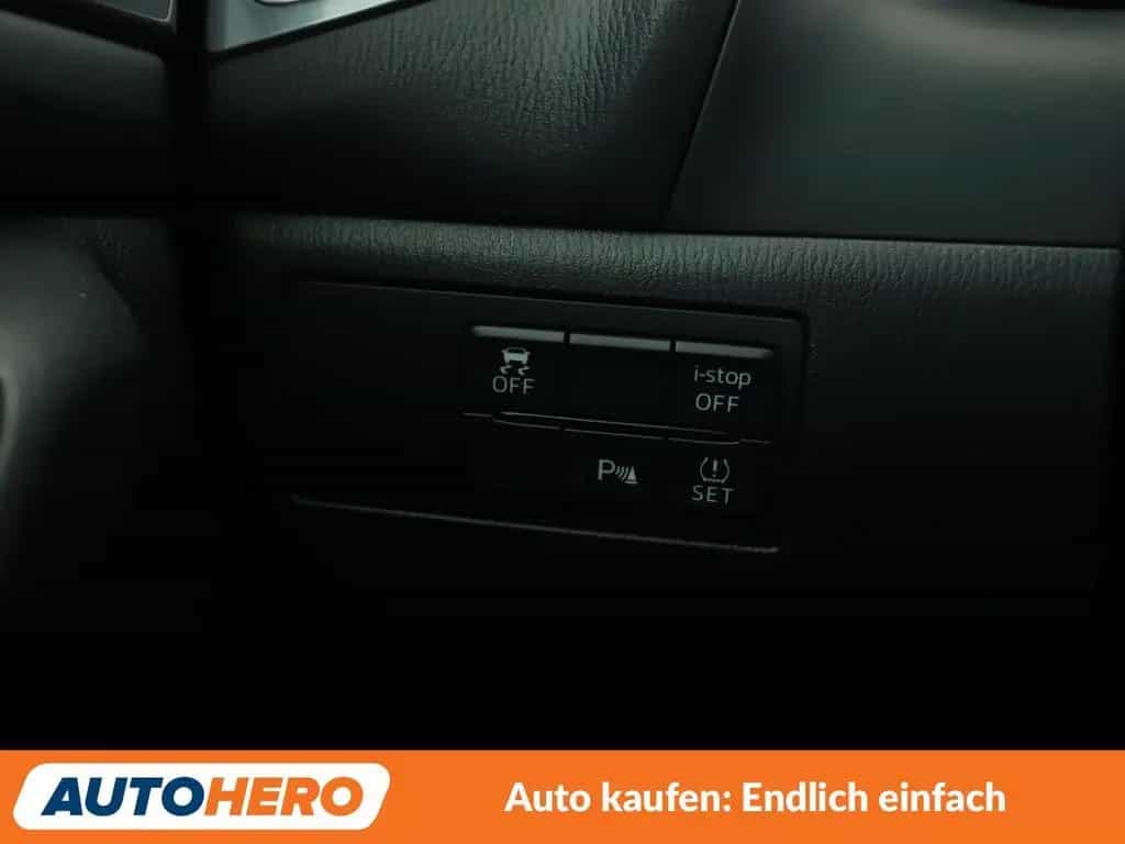 Mazda 3 2.0 Sports-Line Aut*NAVI*LED*CAM*TEMPO*SHZ*LHZ 11/2018-photo-28