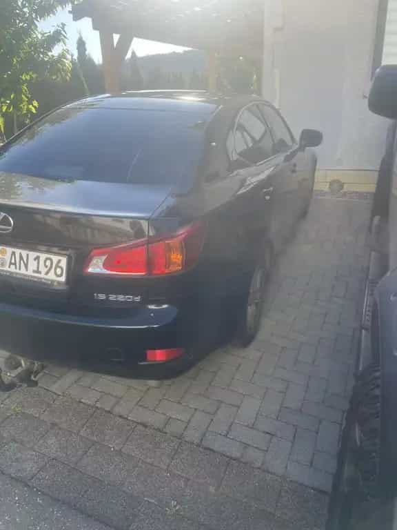 Lexus IS 220 220d - 06/2009-photo-2