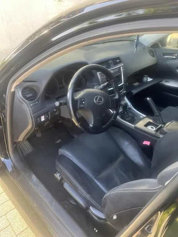 Lexus IS 220 220d - 06/2009-photo-3