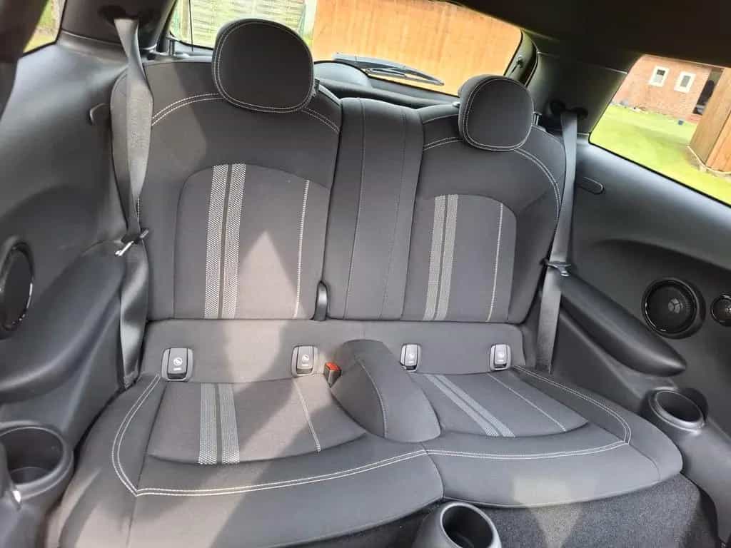 MINI Cooper John Cooper Works 10/2018-photo-11