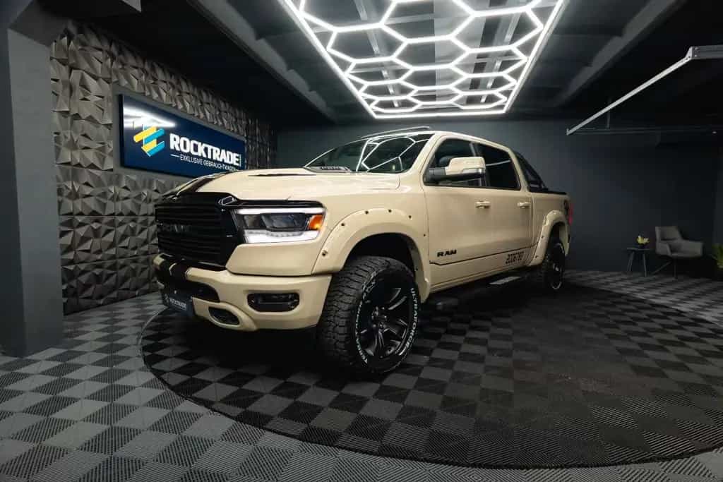 Dodge RAM 5.7 V8 HEMI 4x4 ARMY STYLE Offroad *Pano*LED 07/2021-photo-10