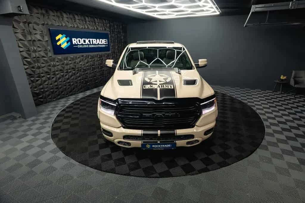 Dodge RAM 5.7 V8 HEMI 4x4 ARMY STYLE Offroad *Pano*LED 07/2021-photo-12