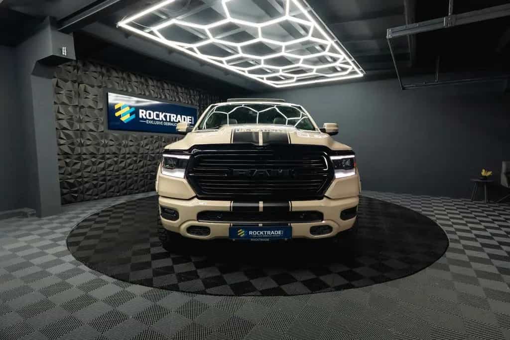 Dodge RAM 5.7 V8 HEMI 4x4 ARMY STYLE Offroad *Pano*LED 07/2021-photo-13