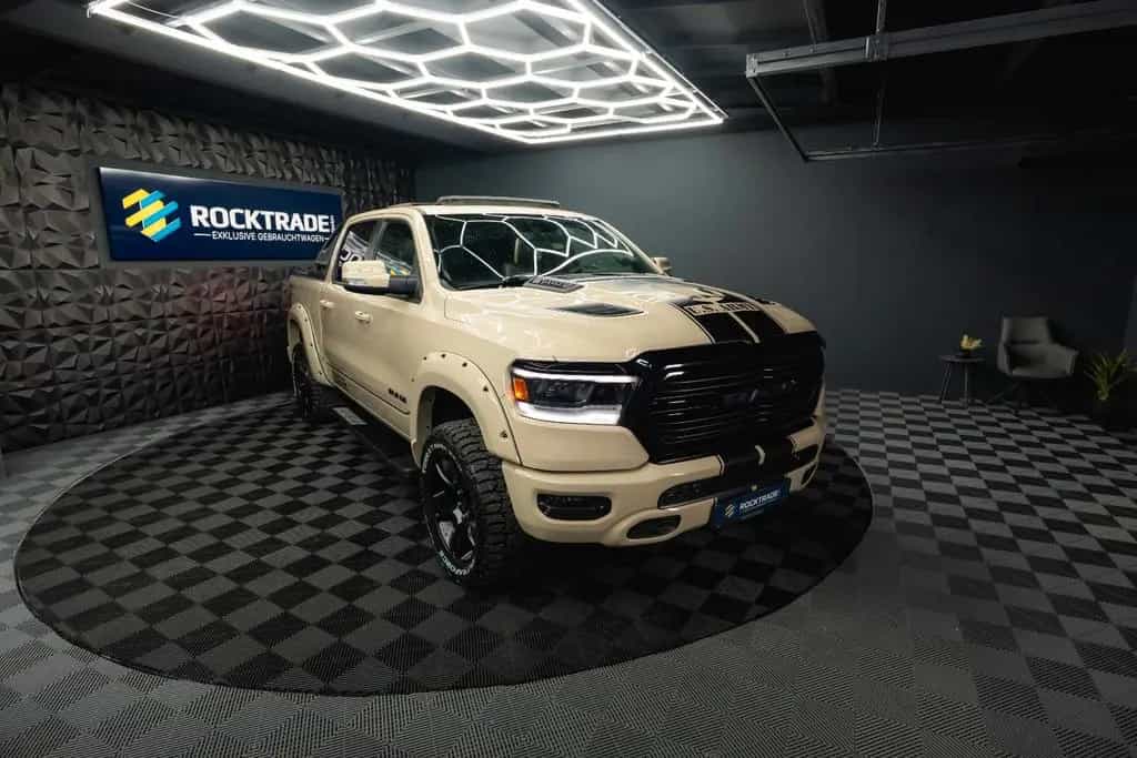 Dodge RAM 5.7 V8 HEMI 4x4 ARMY STYLE Offroad *Pano*LED 07/2021-photo-14