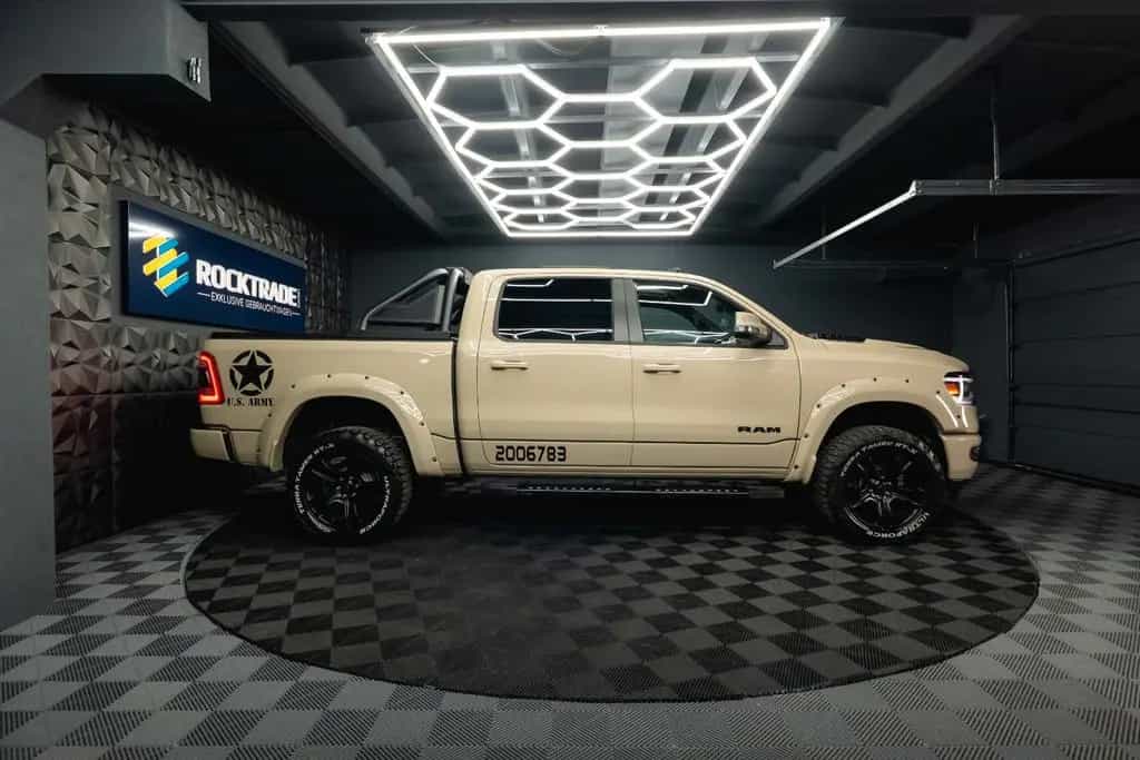 Dodge RAM 5.7 V8 HEMI 4x4 ARMY STYLE Offroad *Pano*LED 07/2021-photo-15