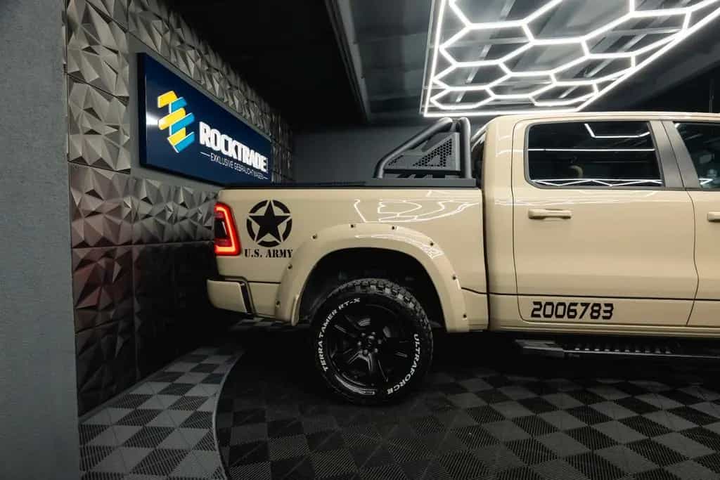 Dodge RAM 5.7 V8 HEMI 4x4 ARMY STYLE Offroad *Pano*LED 07/2021-photo-16
