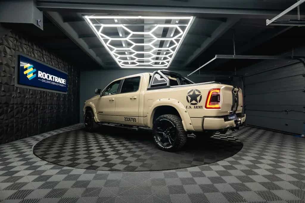 Dodge RAM 5.7 V8 HEMI 4x4 ARMY STYLE Offroad *Pano*LED 07/2021-photo-22