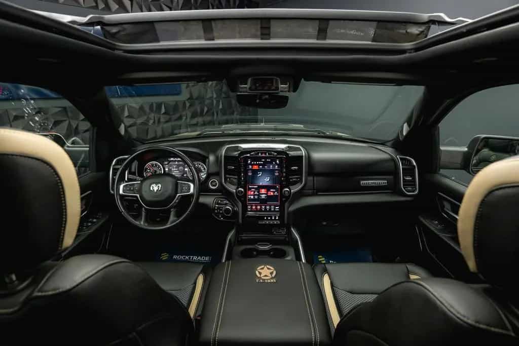Dodge RAM 5.7 V8 HEMI 4x4 ARMY STYLE Offroad *Pano*LED 07/2021-photo-24