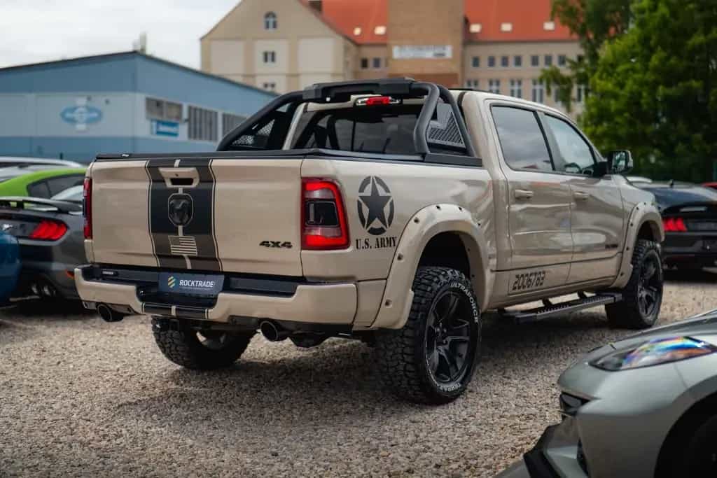 Dodge RAM 5.7 V8 HEMI 4x4 ARMY STYLE Offroad *Pano*LED 07/2021-photo-5