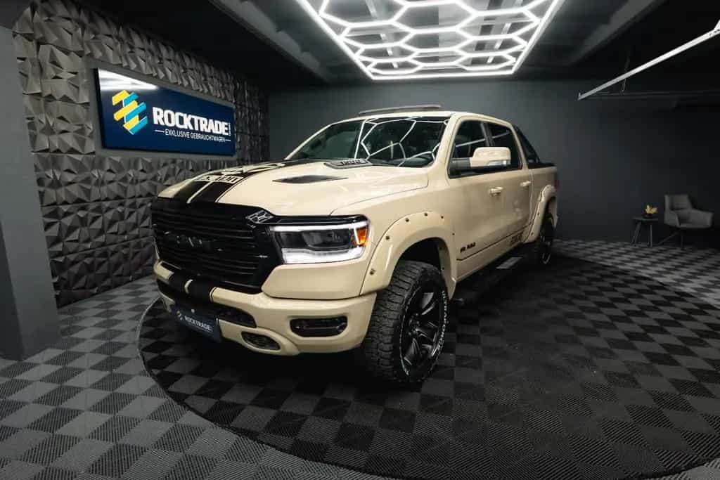 Dodge RAM 5.7 V8 HEMI 4x4 ARMY STYLE Offroad *Pano*LED 07/2021-photo-9