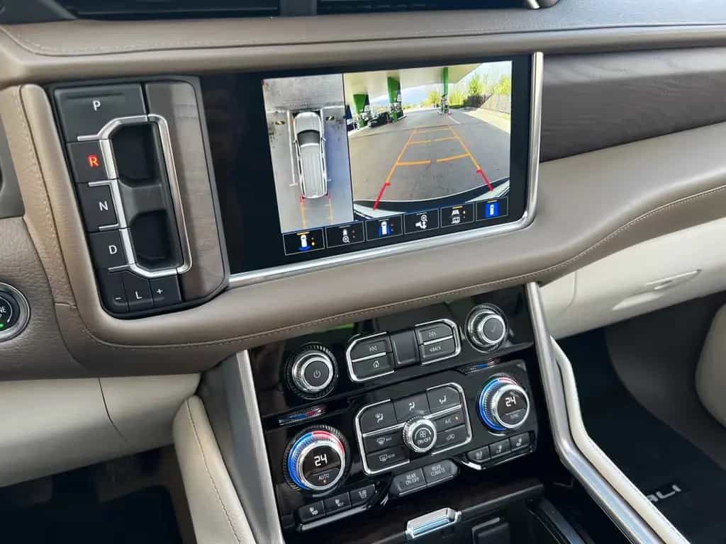 GMC Yukon Denali Lang 6.2L V8 TV BOSE PANO LUFT 360° 7Sitz 01/2022-photo-10
