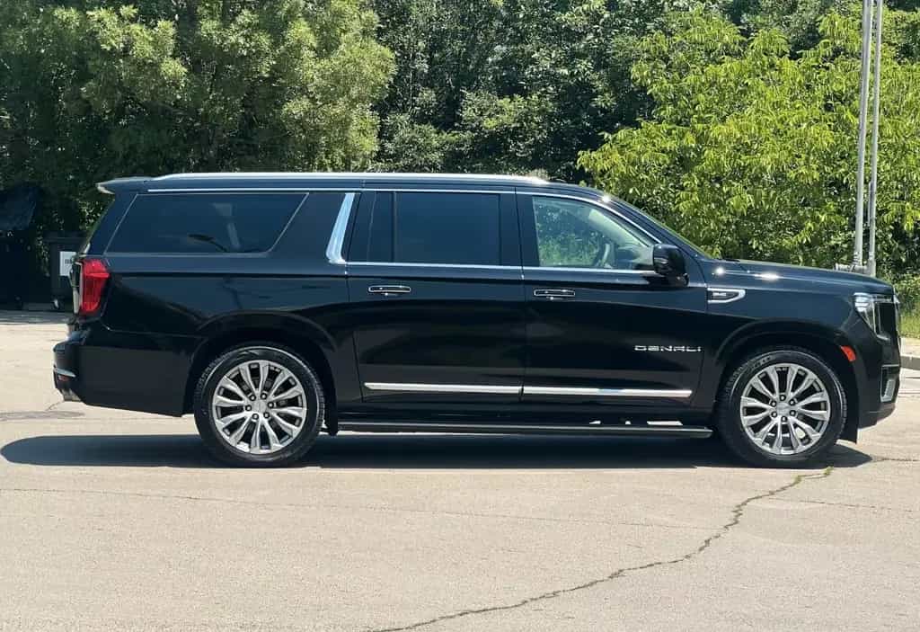 GMC Yukon Denali Lang 6.2L V8 TV BOSE PANO LUFT 360° 7Sitz 01/2022-photo-6