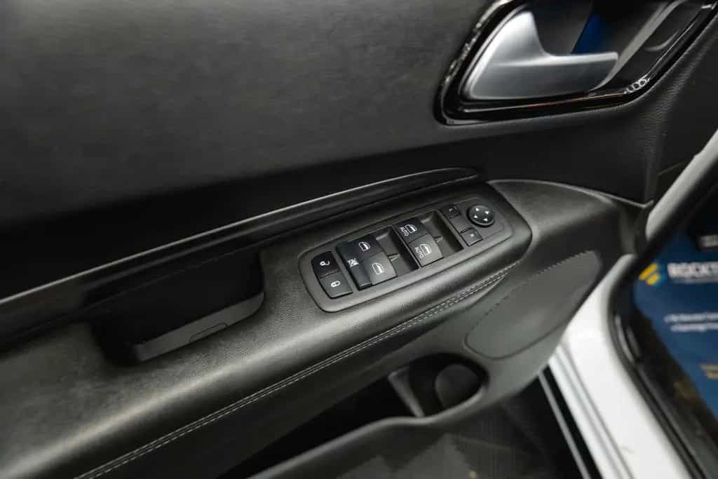 Dodge Durango 5.7 V8 R/T SRT 4x4 Night-Paket Modell 22 10/2022-photo-33